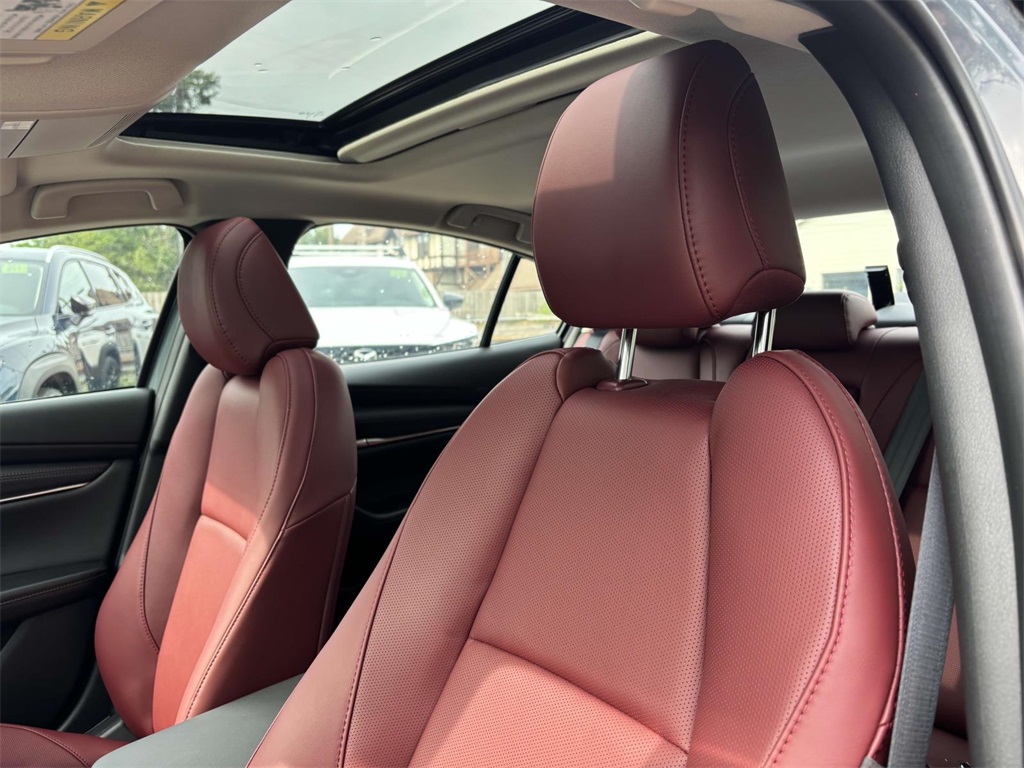 Vehicle image 9 of 29