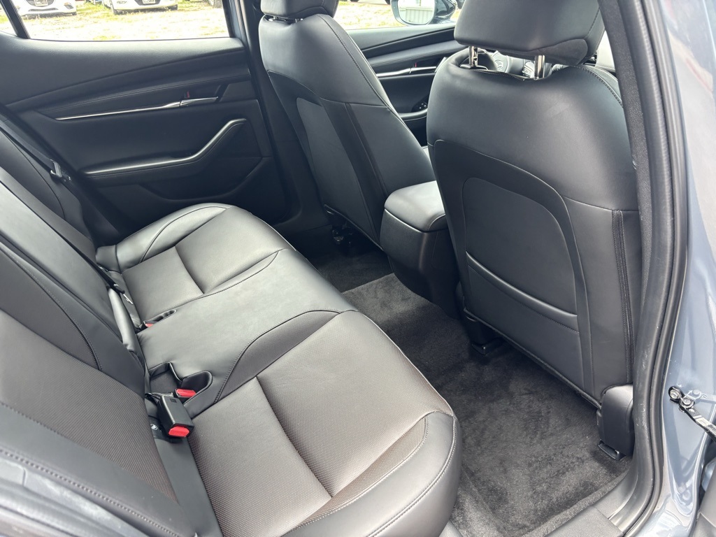 Vehicle image 14 of 37