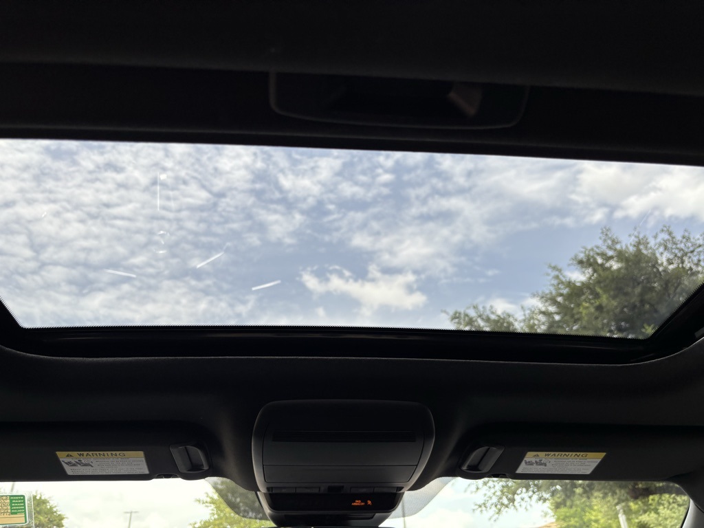 Vehicle image 36 of 37