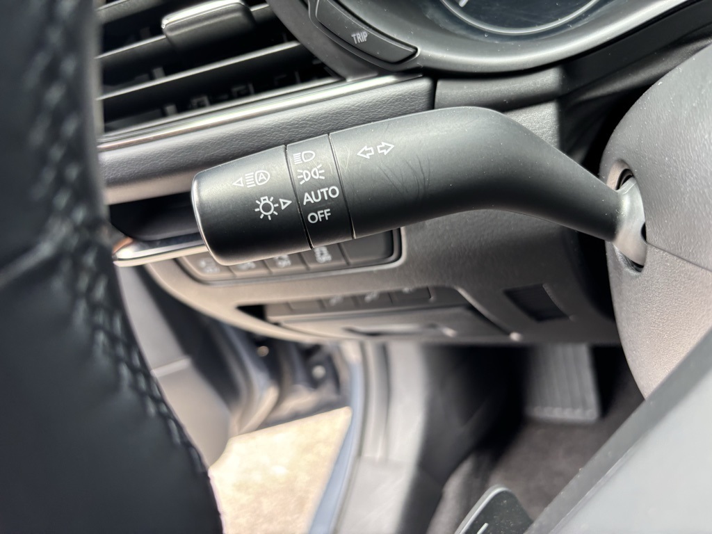 Vehicle image 34 of 37