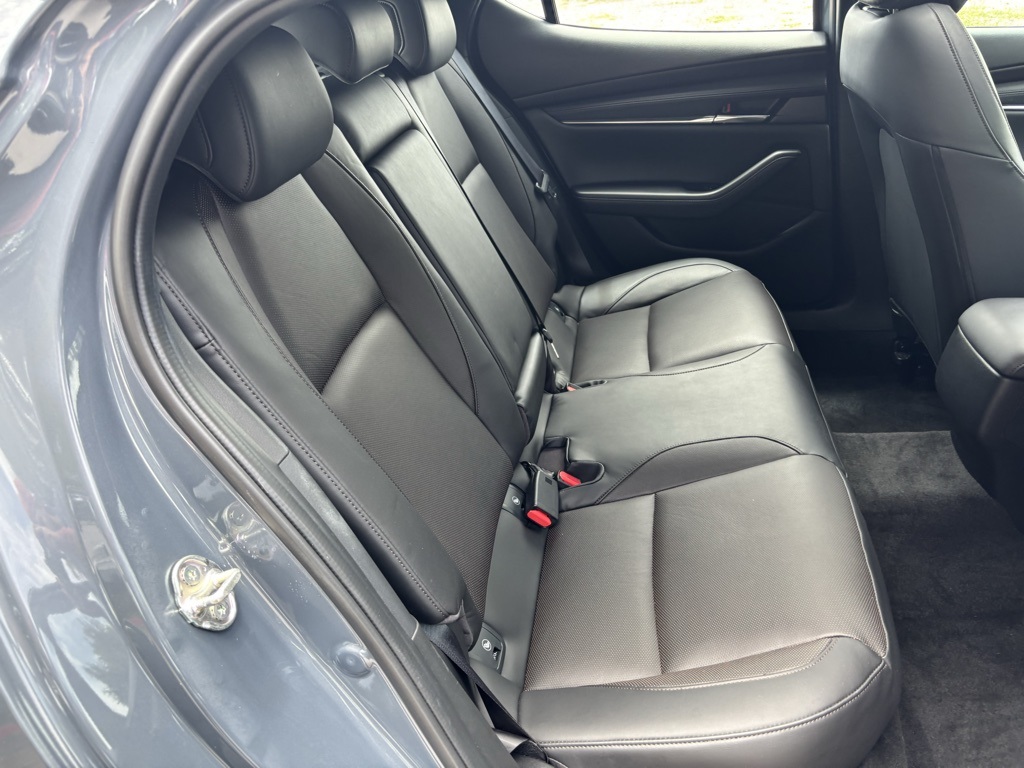 Vehicle image 15 of 37