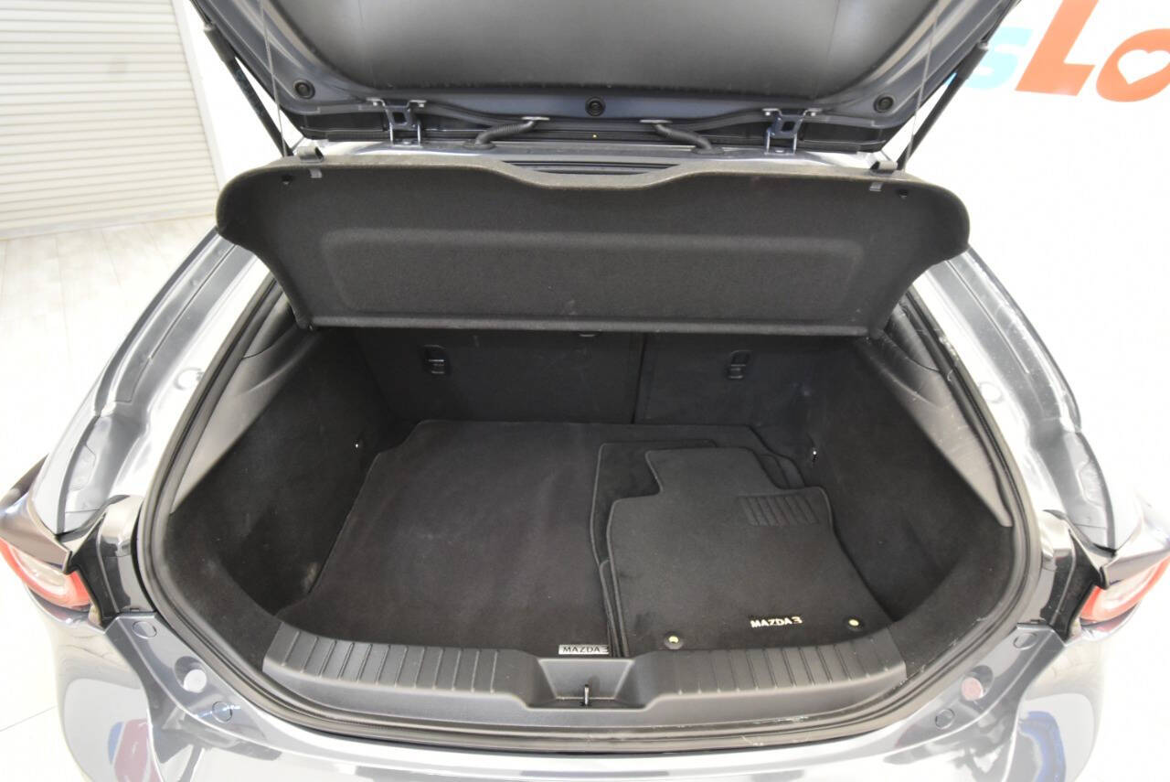 Vehicle image 9 of 33