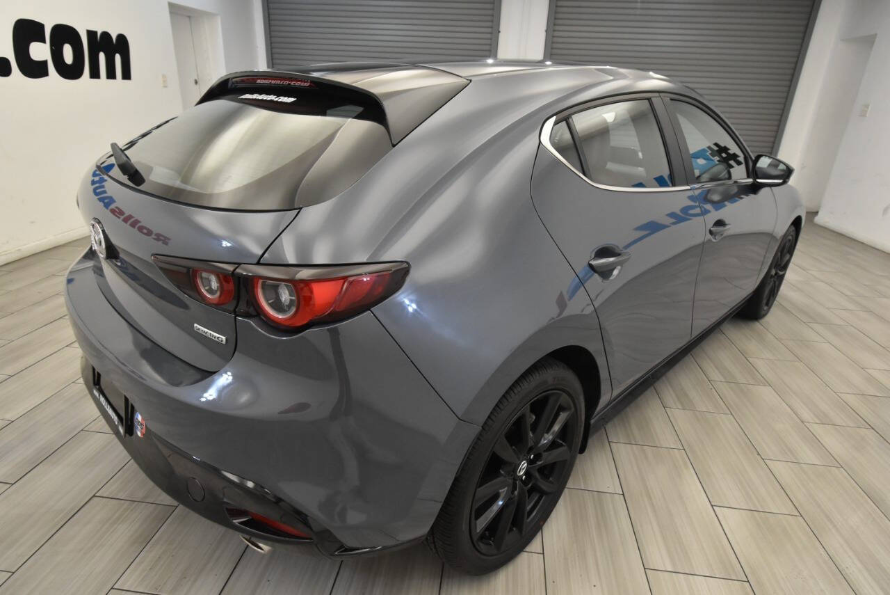 Vehicle image 4 of 33