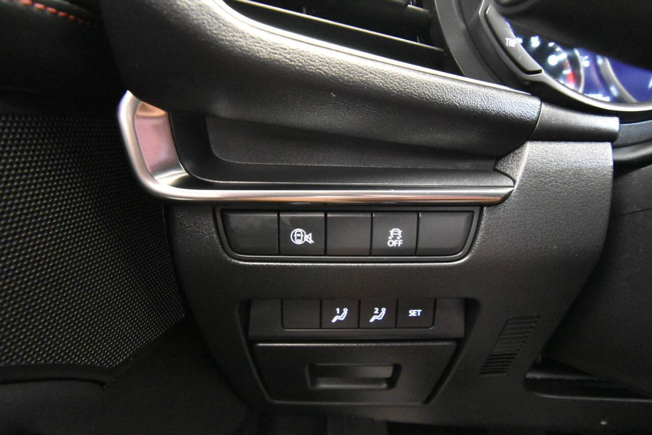 Vehicle image 33 of 33