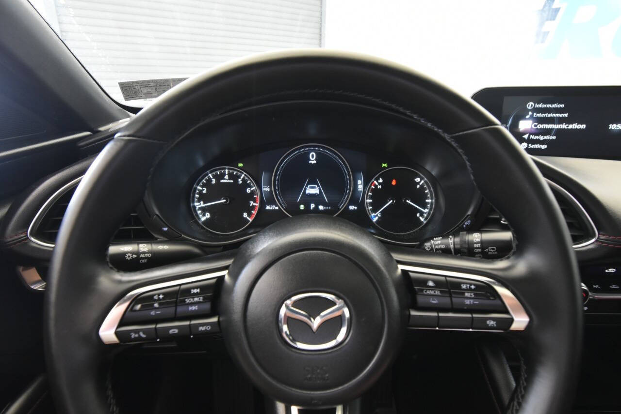 Vehicle image 29 of 33