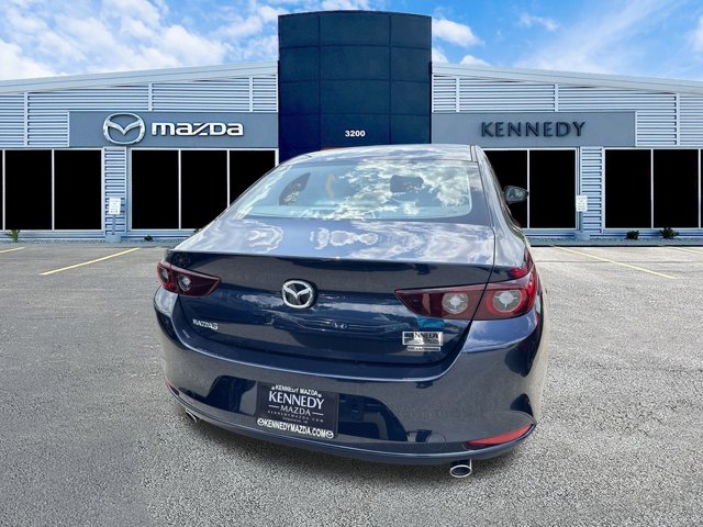 Vehicle image 6 of 9