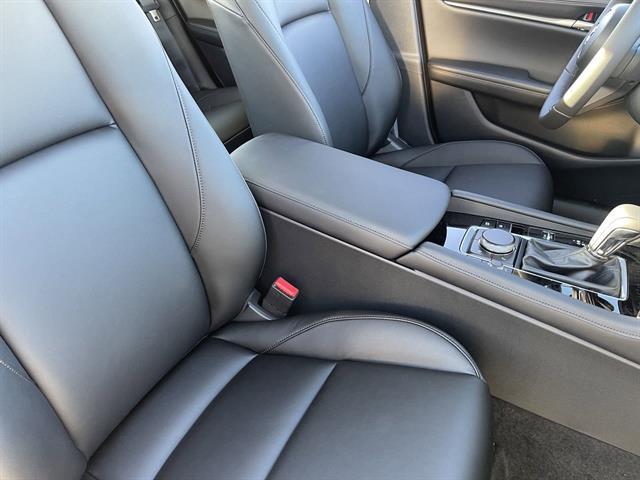 2025 Mazda Mazda3 Sedan 2.5 S Select Sport Image 13 of 38