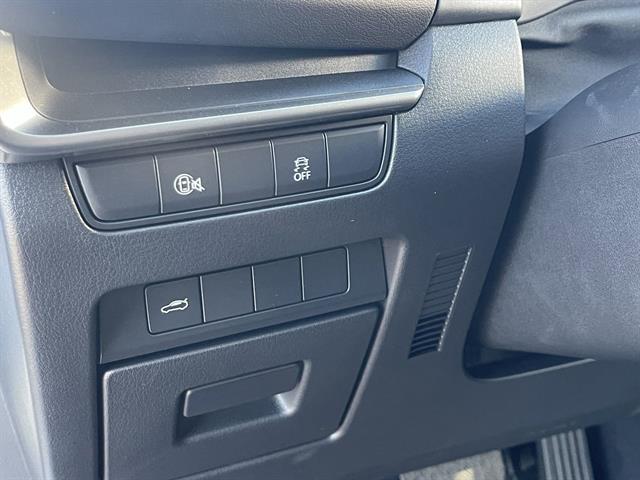 2025 Mazda Mazda3 Sedan 2.5 S Select Sport Image 27 of 38