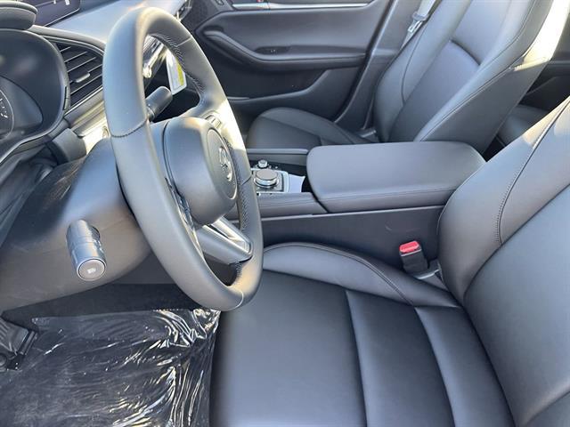 2025 Mazda Mazda3 Sedan 2.5 S Select Sport Image 12 of 38