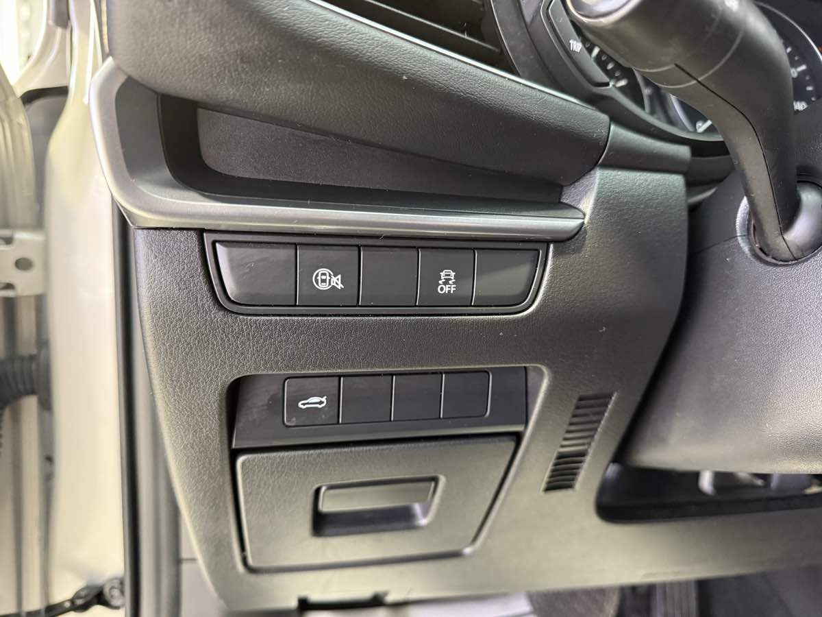 Vehicle image 51 of 52