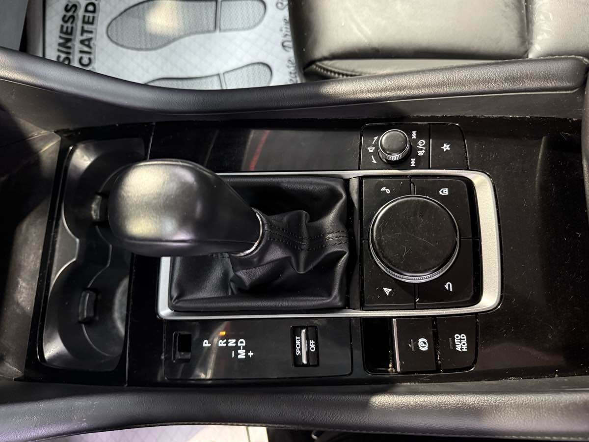 Vehicle image 37 of 52