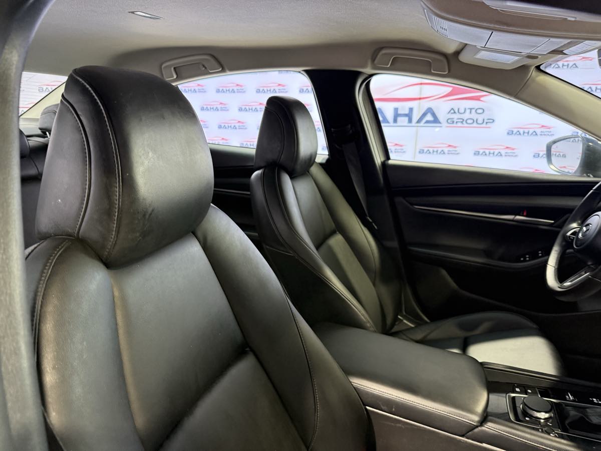 Vehicle image 20 of 52