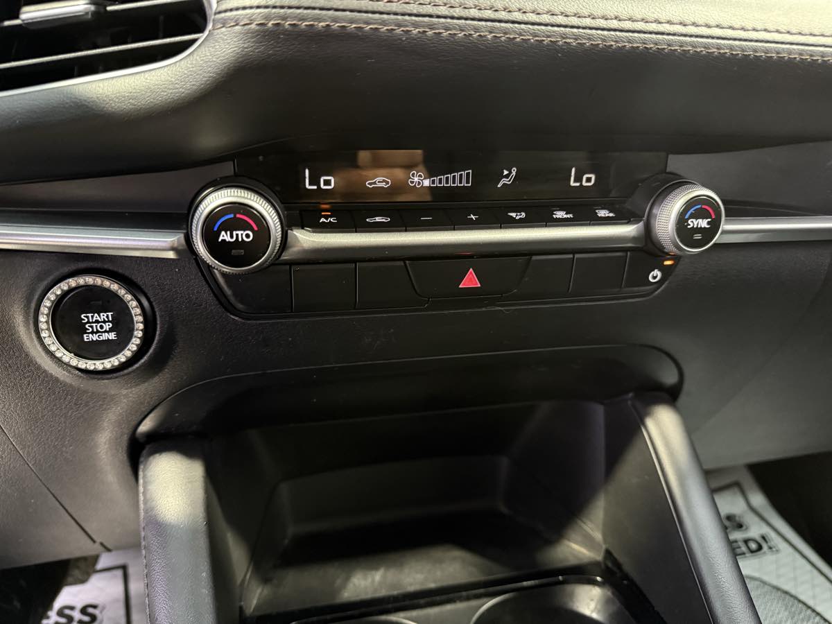 Vehicle image 46 of 52