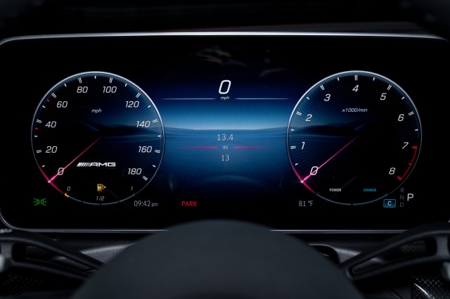 Vehicle image 23 of 25