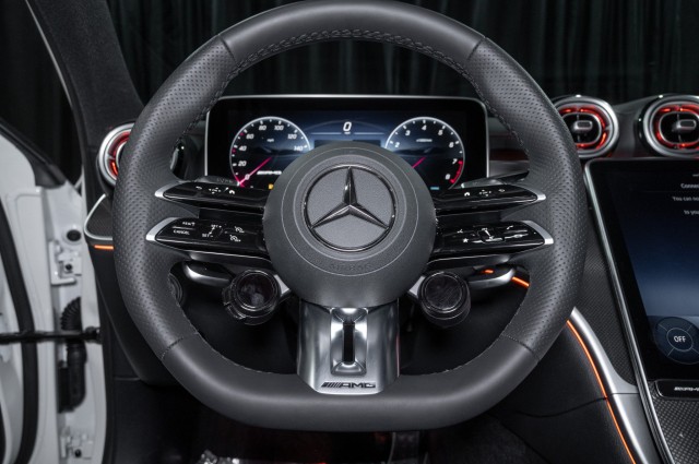 Vehicle image 22 of 25