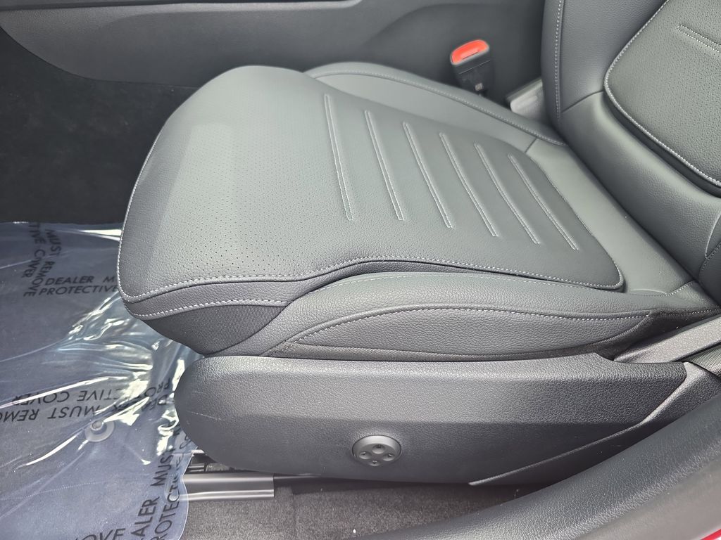 Vehicle image 29 of 37