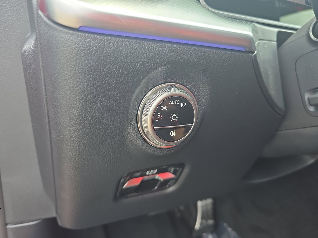Vehicle image 26 of 37