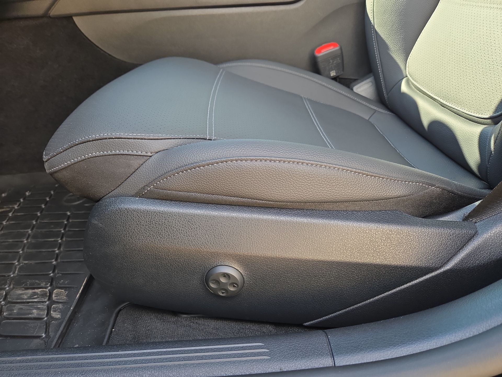 2025 Mercedes-Benz C-Class 300 Image 22 of 22