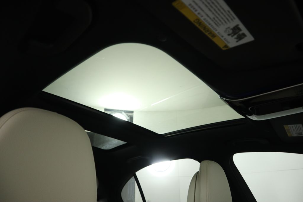 Vehicle image 19 of 33