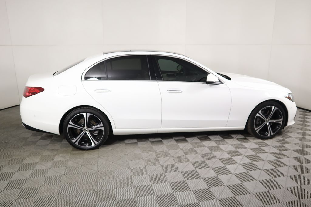 Vehicle image 4 of 33