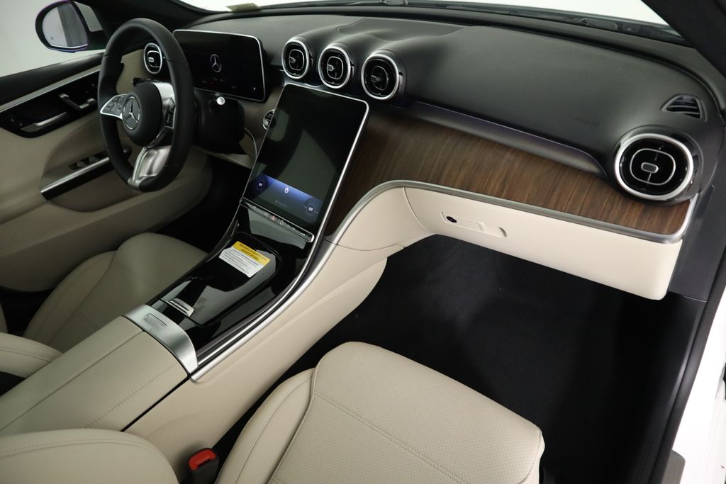 Vehicle image 18 of 33