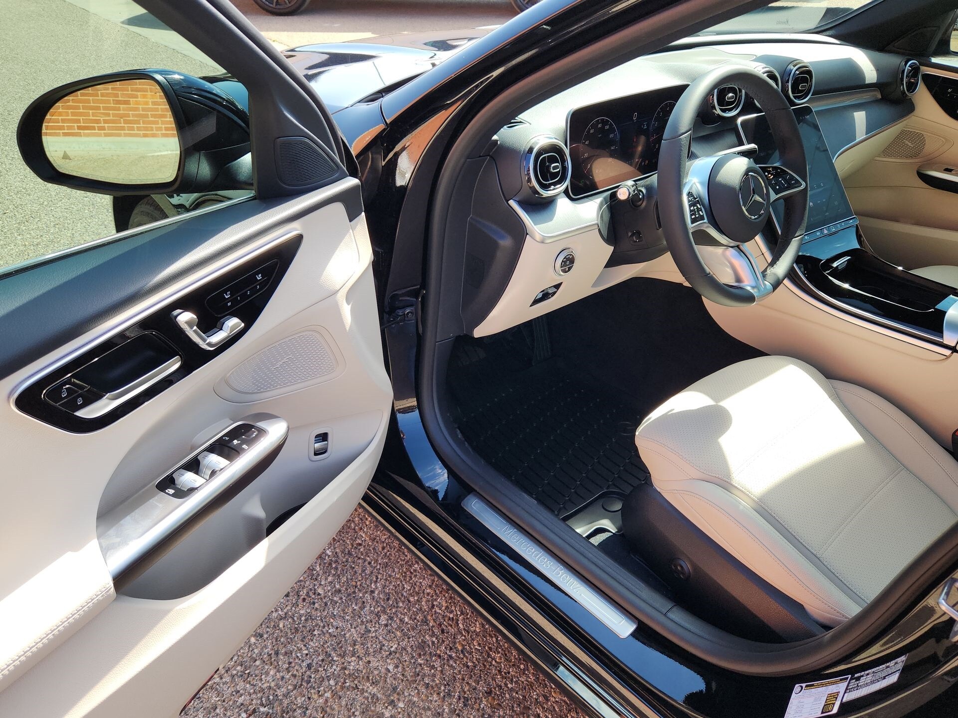 2025 Mercedes-Benz C-Class 300 Image 14 of 22