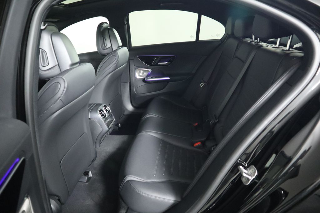 Vehicle image 23 of 34