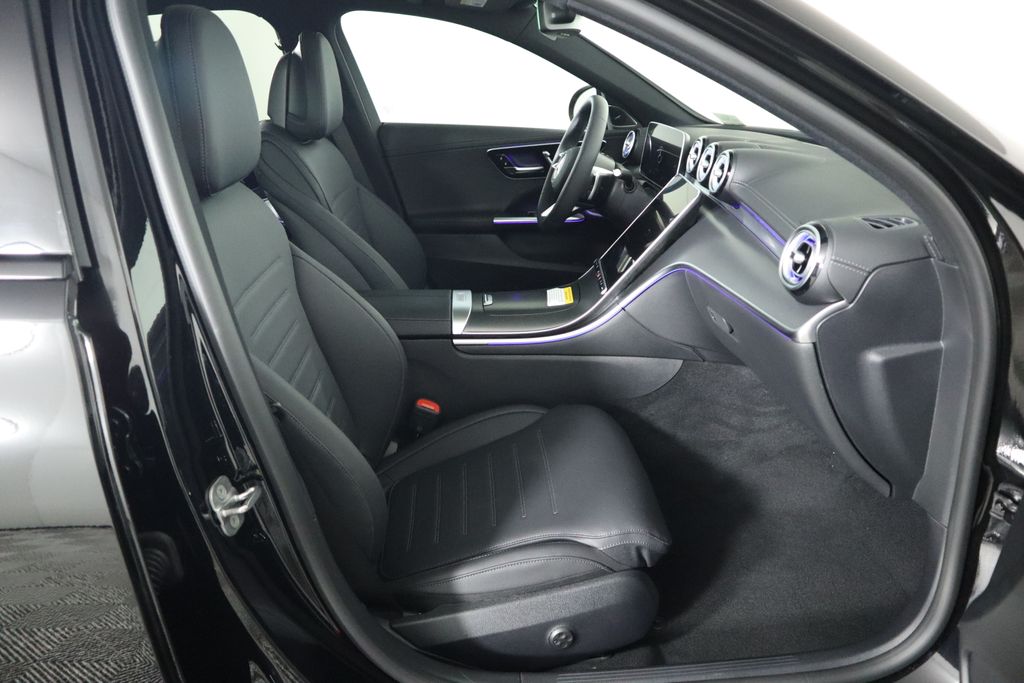 Vehicle image 22 of 34