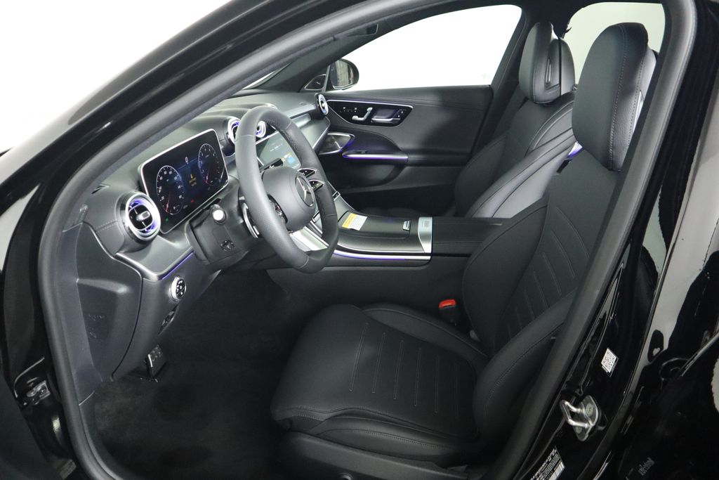 Vehicle image 21 of 34