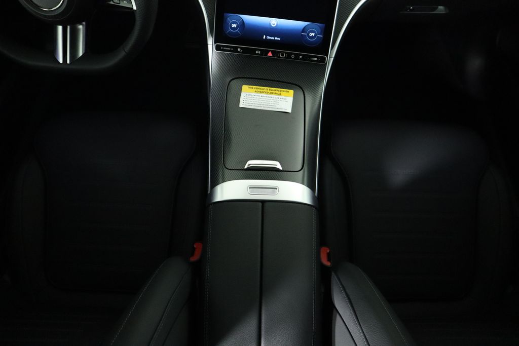 Vehicle image 18 of 34