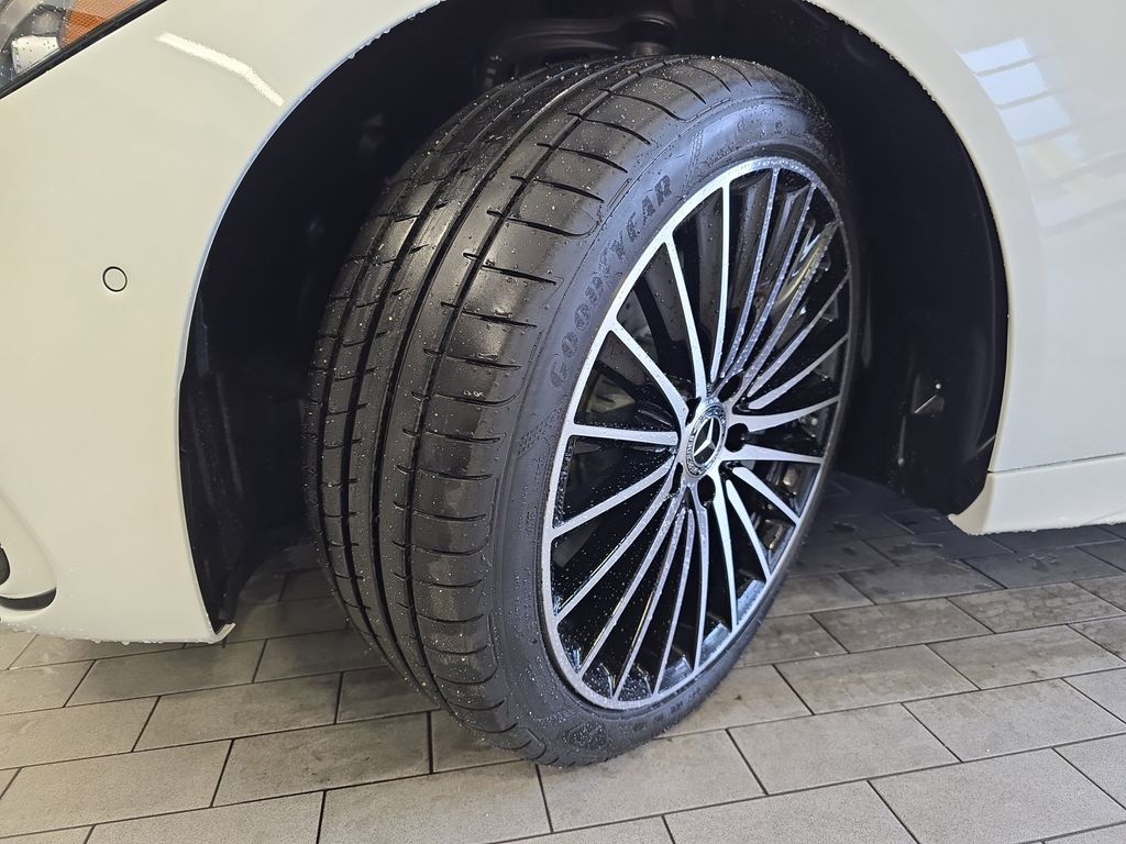 Vehicle image 34 of 38
