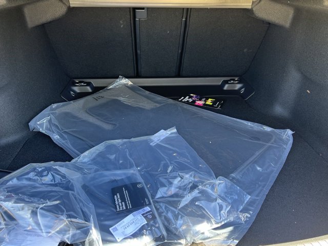 Vehicle image 34 of 37