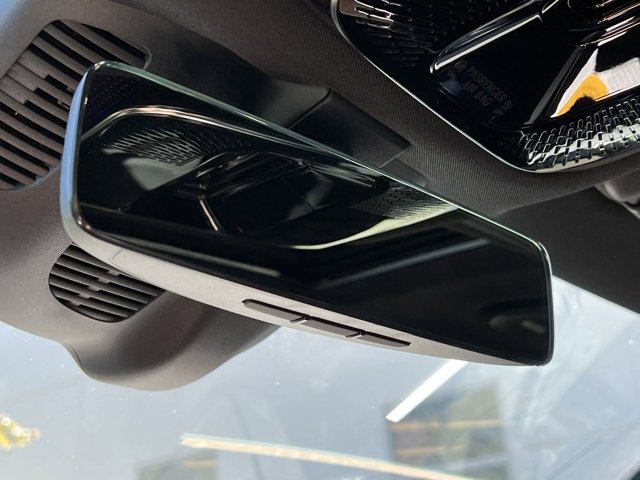 Vehicle image 29 of 37