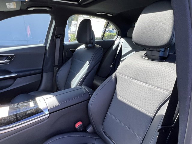 Vehicle image 14 of 37
