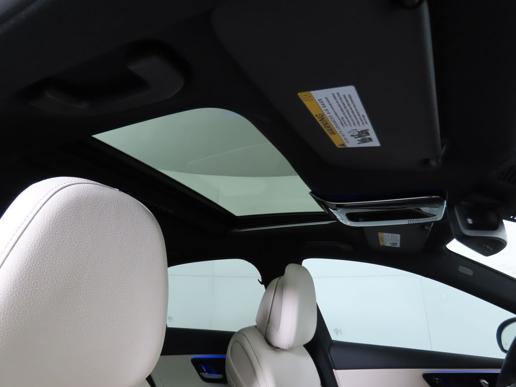 Vehicle image 19 of 33
