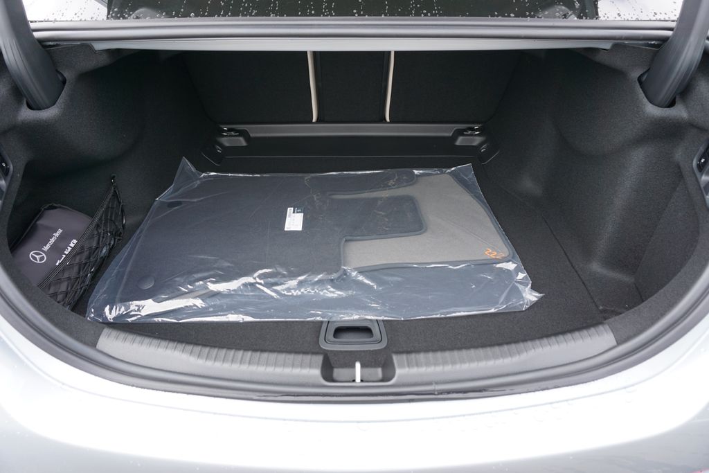 Vehicle image 47 of 67