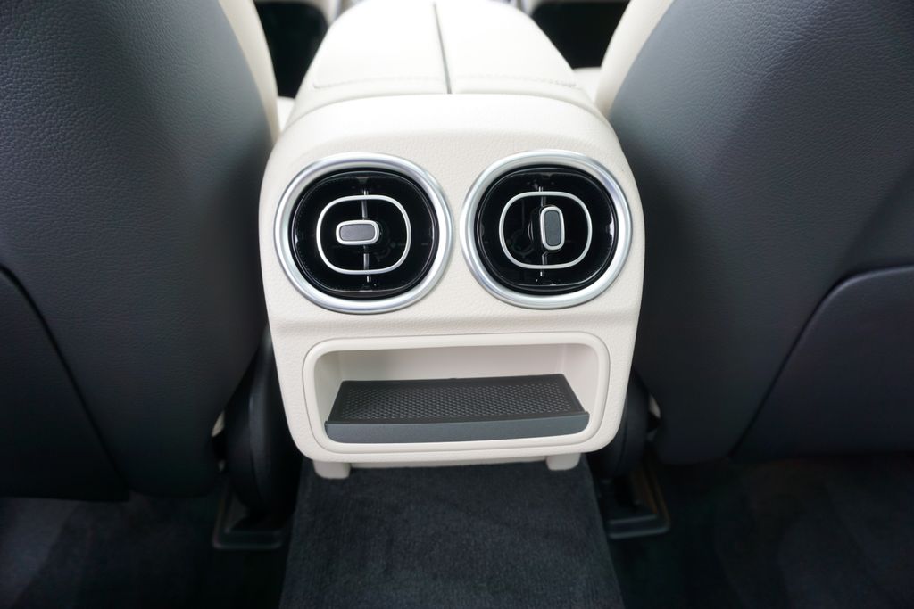 Vehicle image 46 of 67