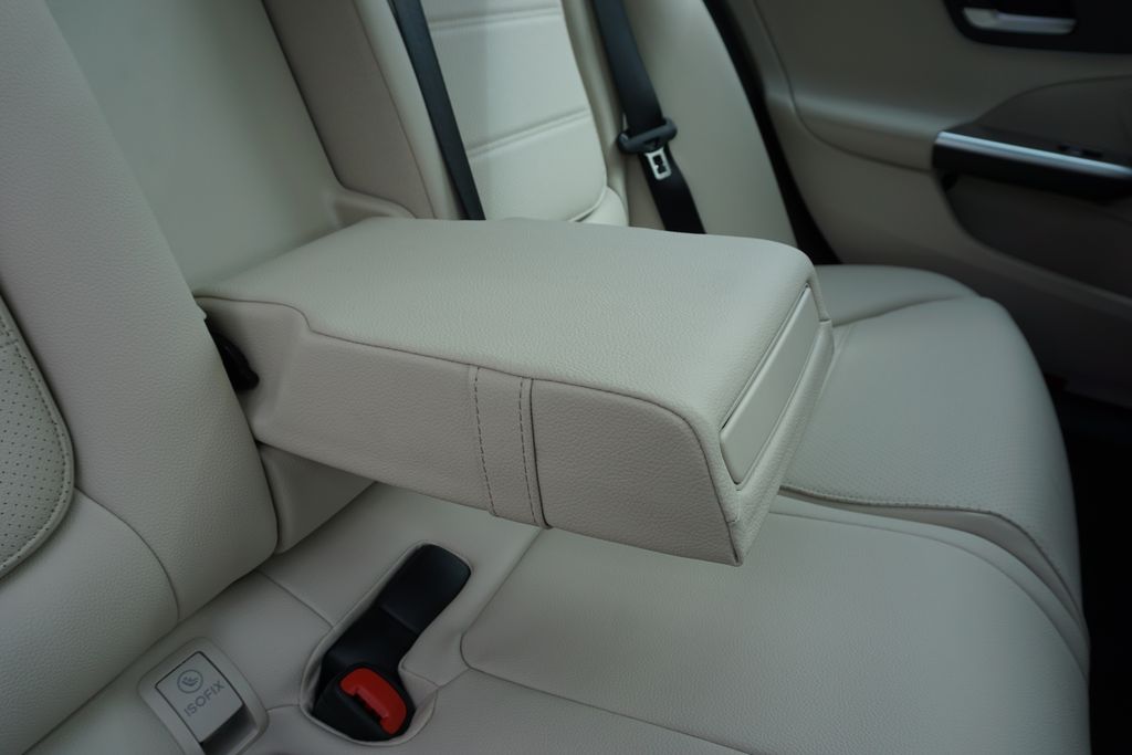 Vehicle image 57 of 67