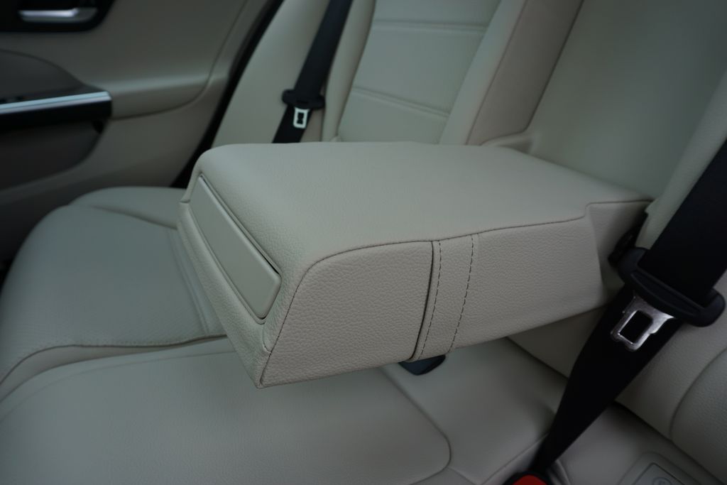 Vehicle image 42 of 67