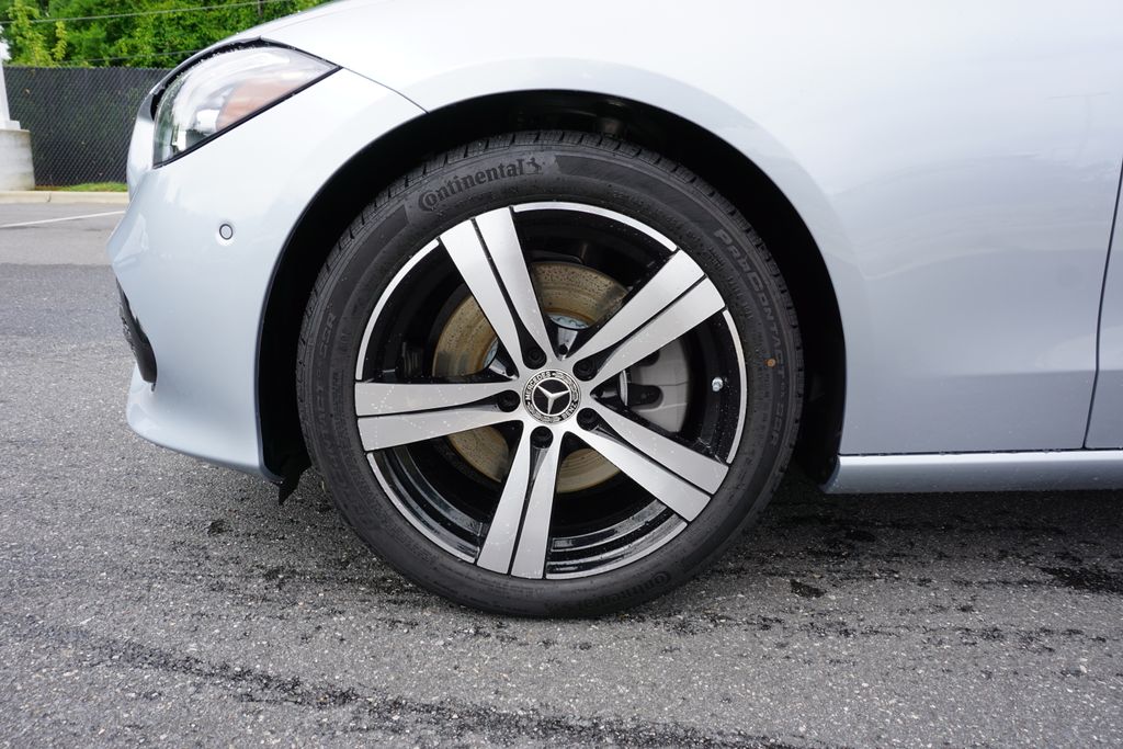 Vehicle image 15 of 67