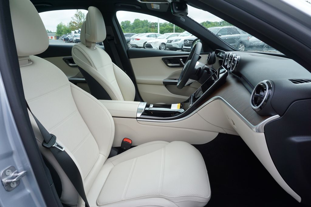 Vehicle image 62 of 67