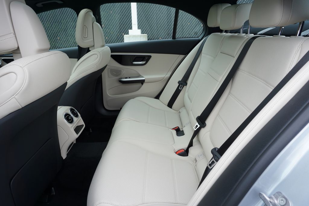 Vehicle image 40 of 67