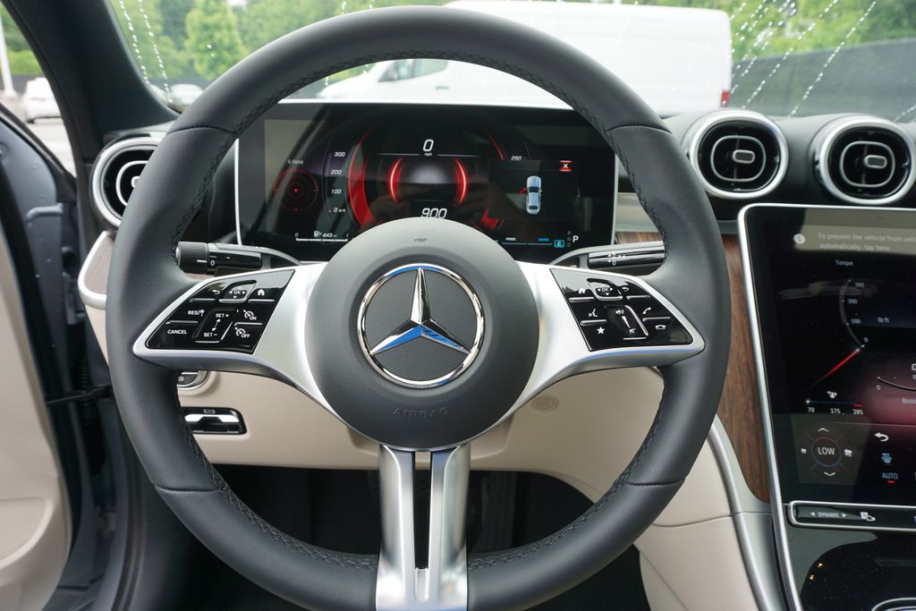 Vehicle image 21 of 67