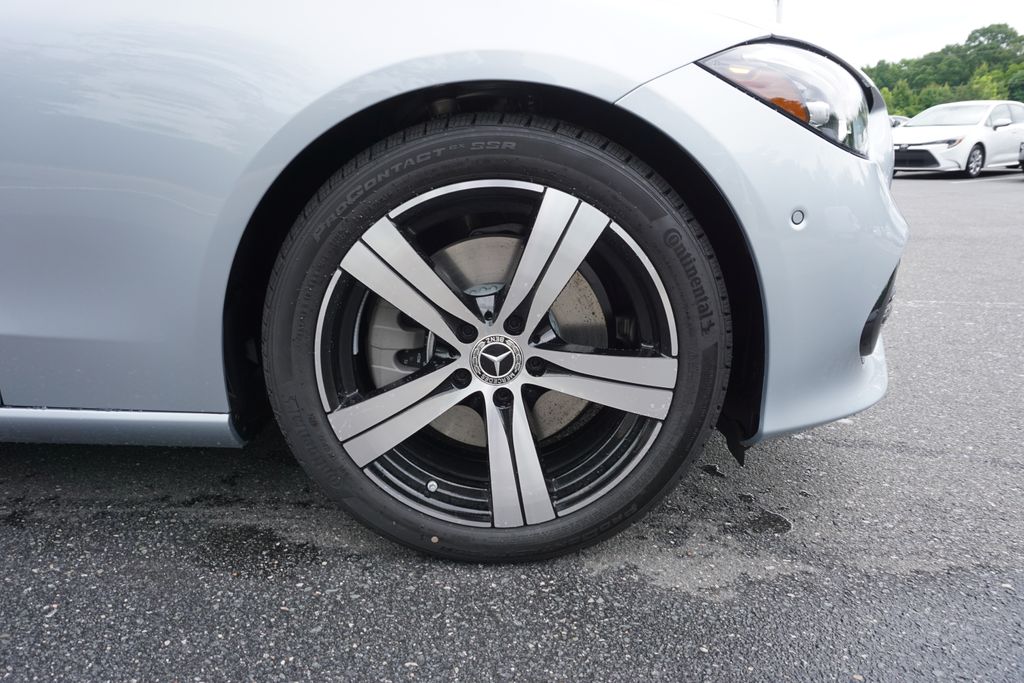 Vehicle image 14 of 67