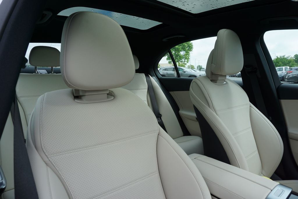 Vehicle image 6 of 67