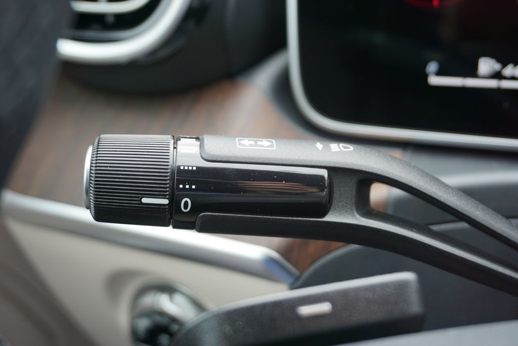 Vehicle image 24 of 67