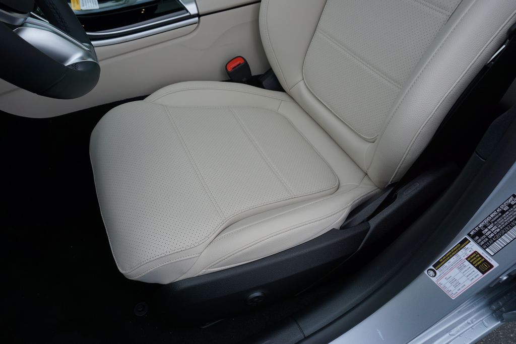 Vehicle image 36 of 67
