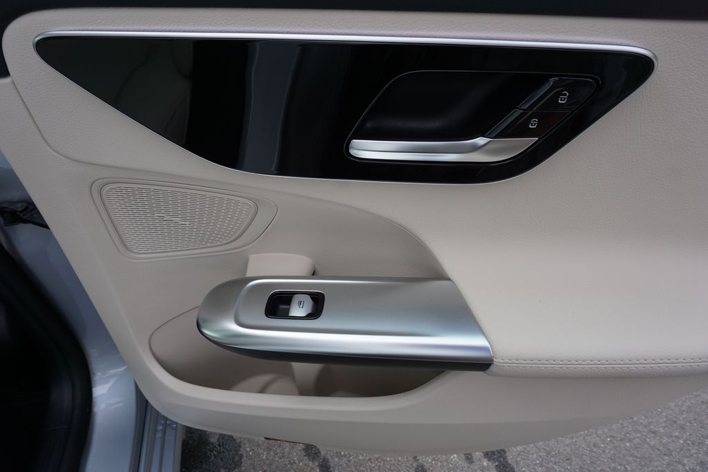 Vehicle image 53 of 67
