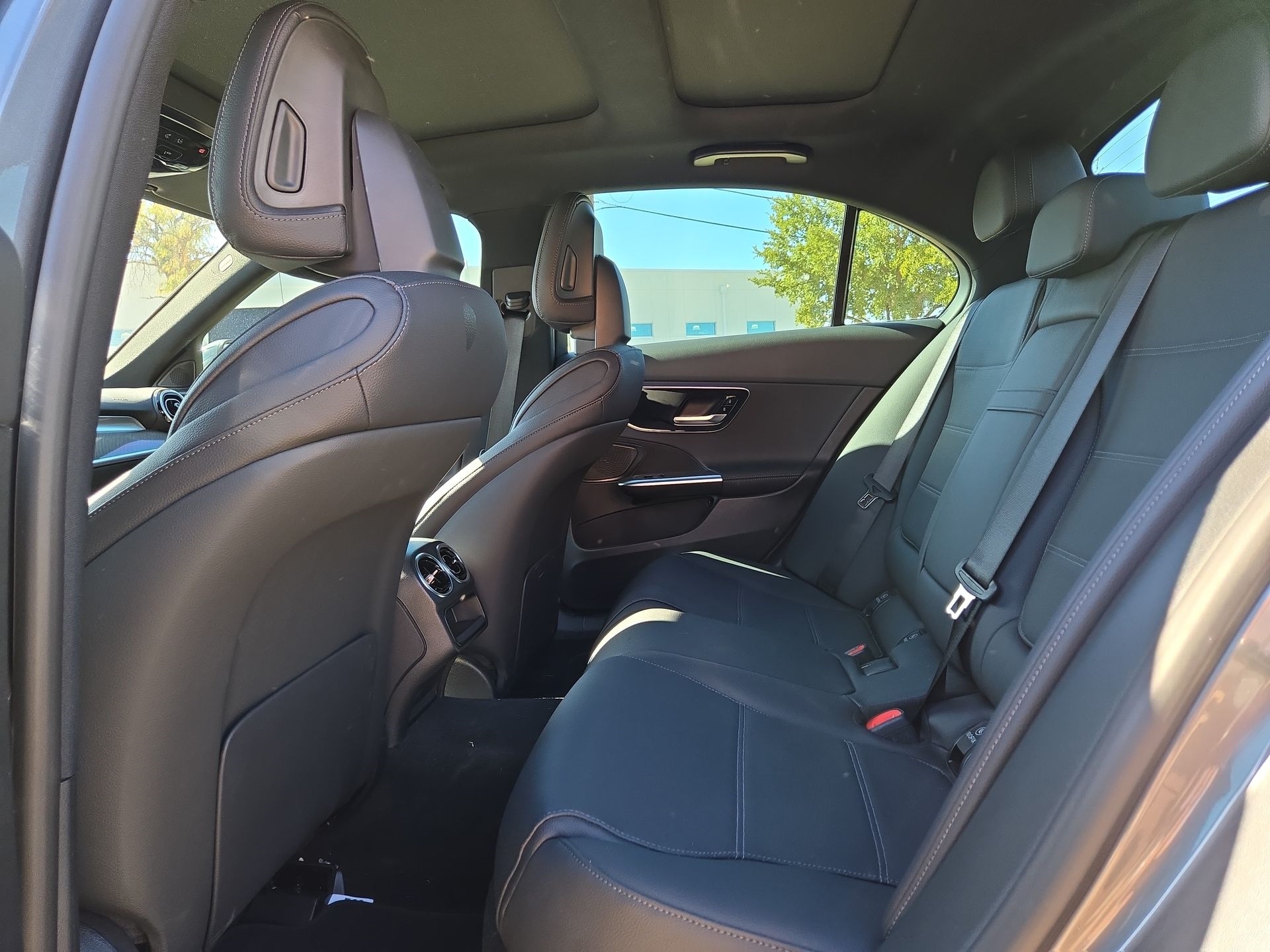 2025 Mercedes-Benz C-Class 300 Image 13 of 22