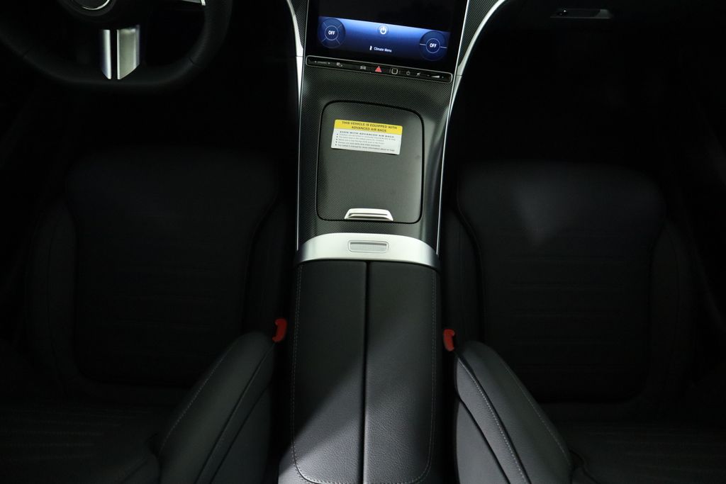 Vehicle image 18 of 34